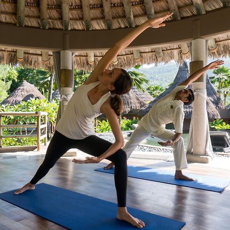 فندق كونستانس إيفيليا بوغْ غْلو المظهر الخارجي الصورة A yoga class at the Four Seasons Resort