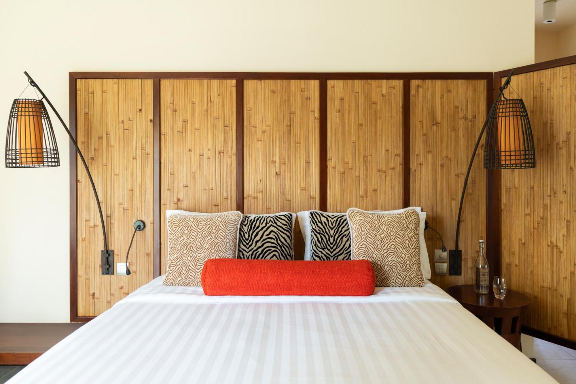 فندق كونستانس إيفيليا بوغْ غْلو المظهر الخارجي الصورة A bed with a headboard